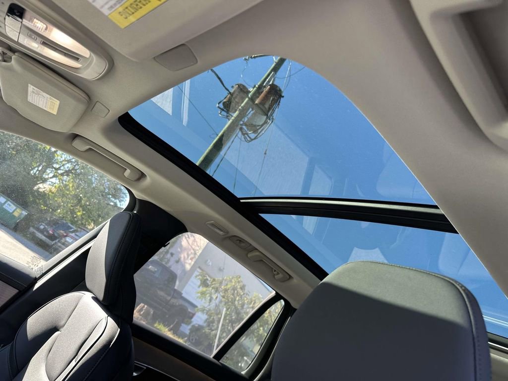 New 2026 Volvo XC90 B6 Plus w/ Protection Package Premier image 18