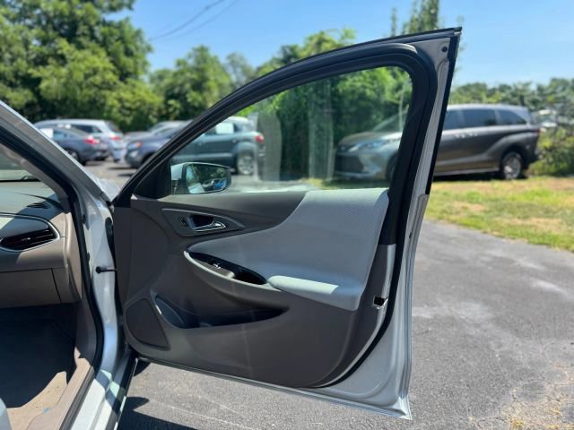Used 2020 Chevrolet Malibu LS w/ Driver Confidence Package II image 38