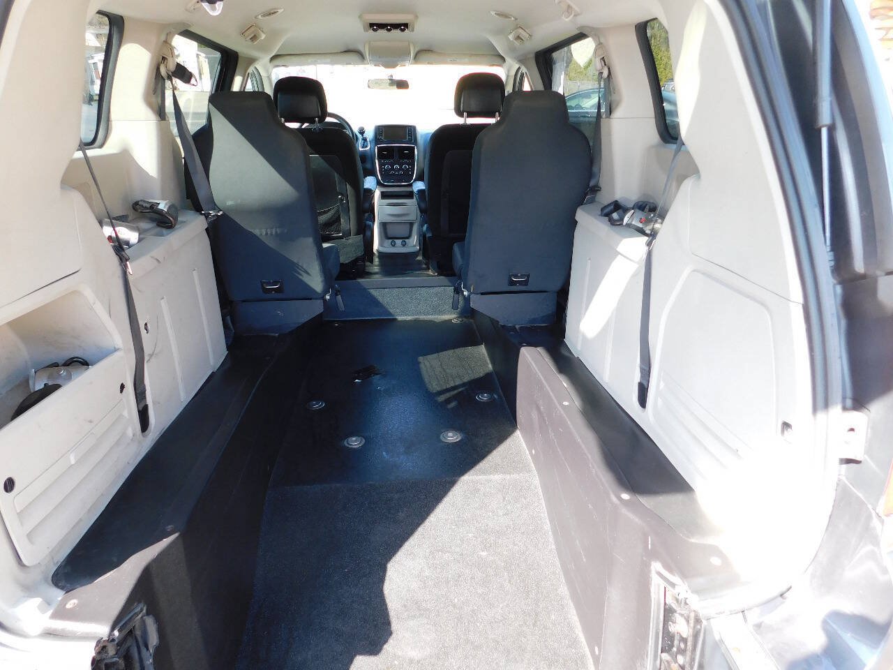 Used 2016 Dodge Grand Caravan SE w/ Quick Order Package 29E SE FWD image 5