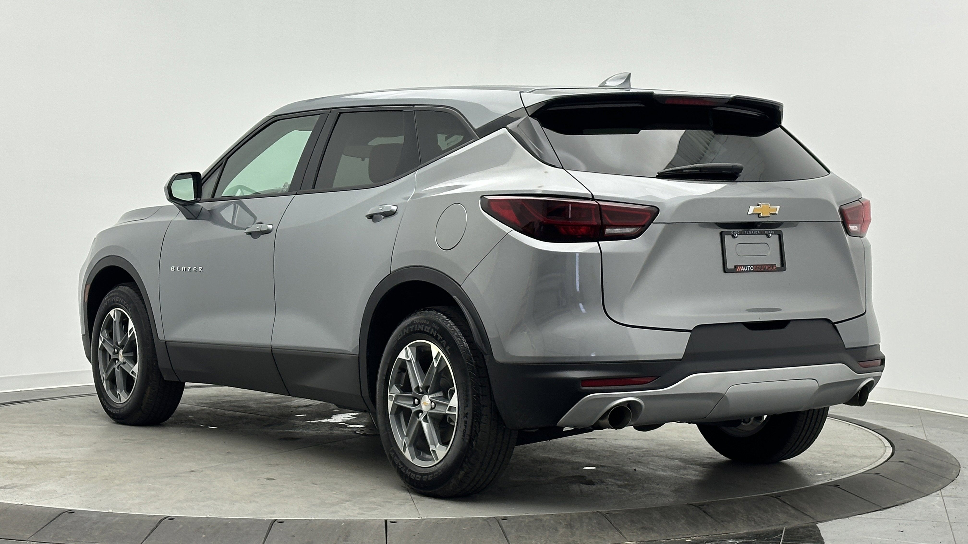 Used 2025 Chevrolet Blazer LT image 4