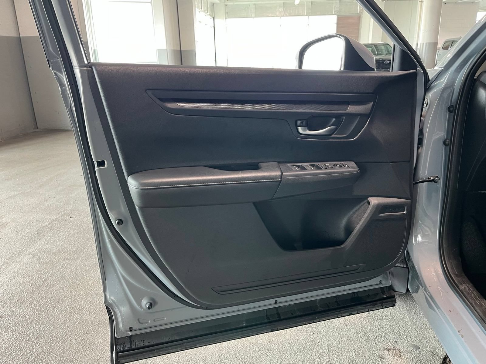 Used 2025 Honda CR-V LX image 15