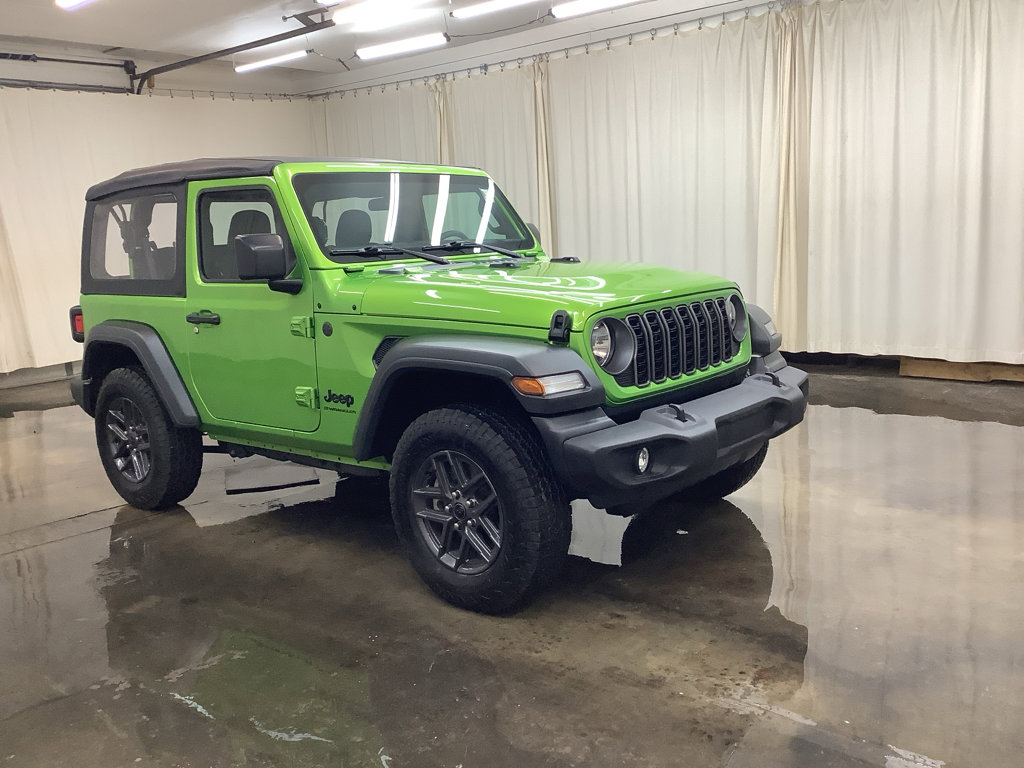 Used 2025 Jeep Wrangler Sport image 4