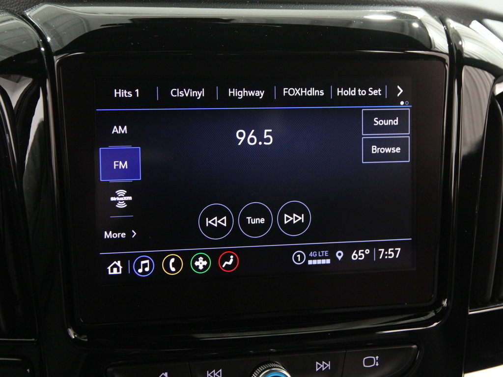 Used 2023 Chevrolet Traverse LT image 11