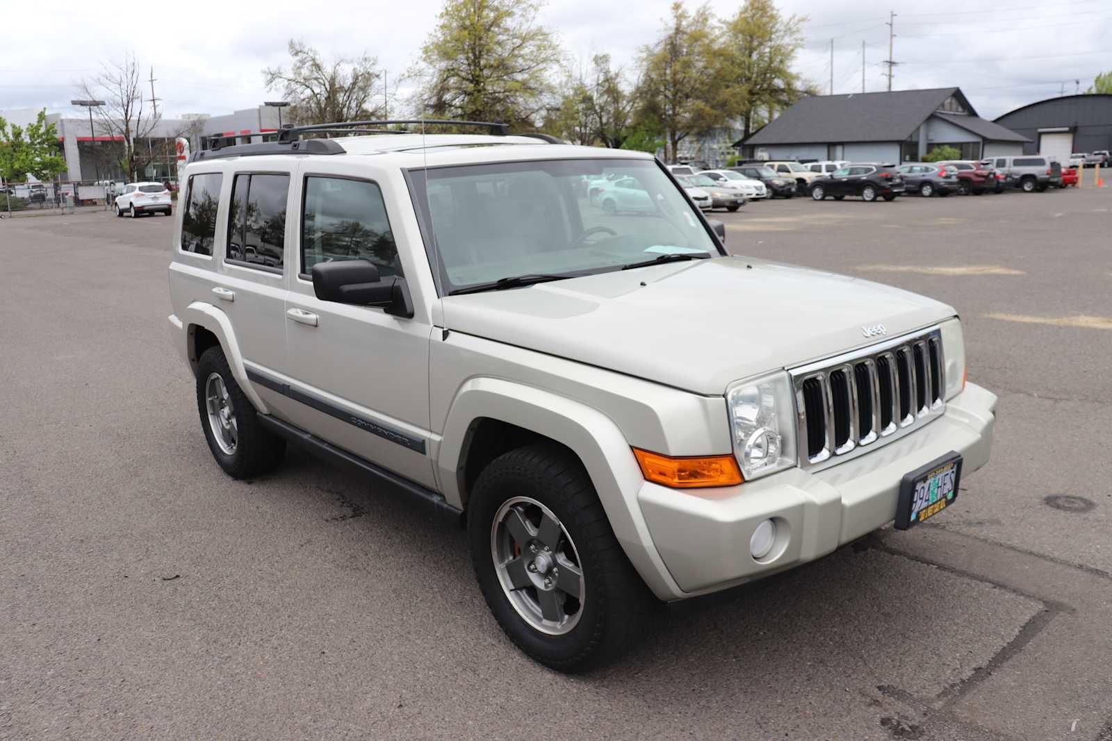 Used 2007 Jeep Commander Sport AWD/4WD image 3