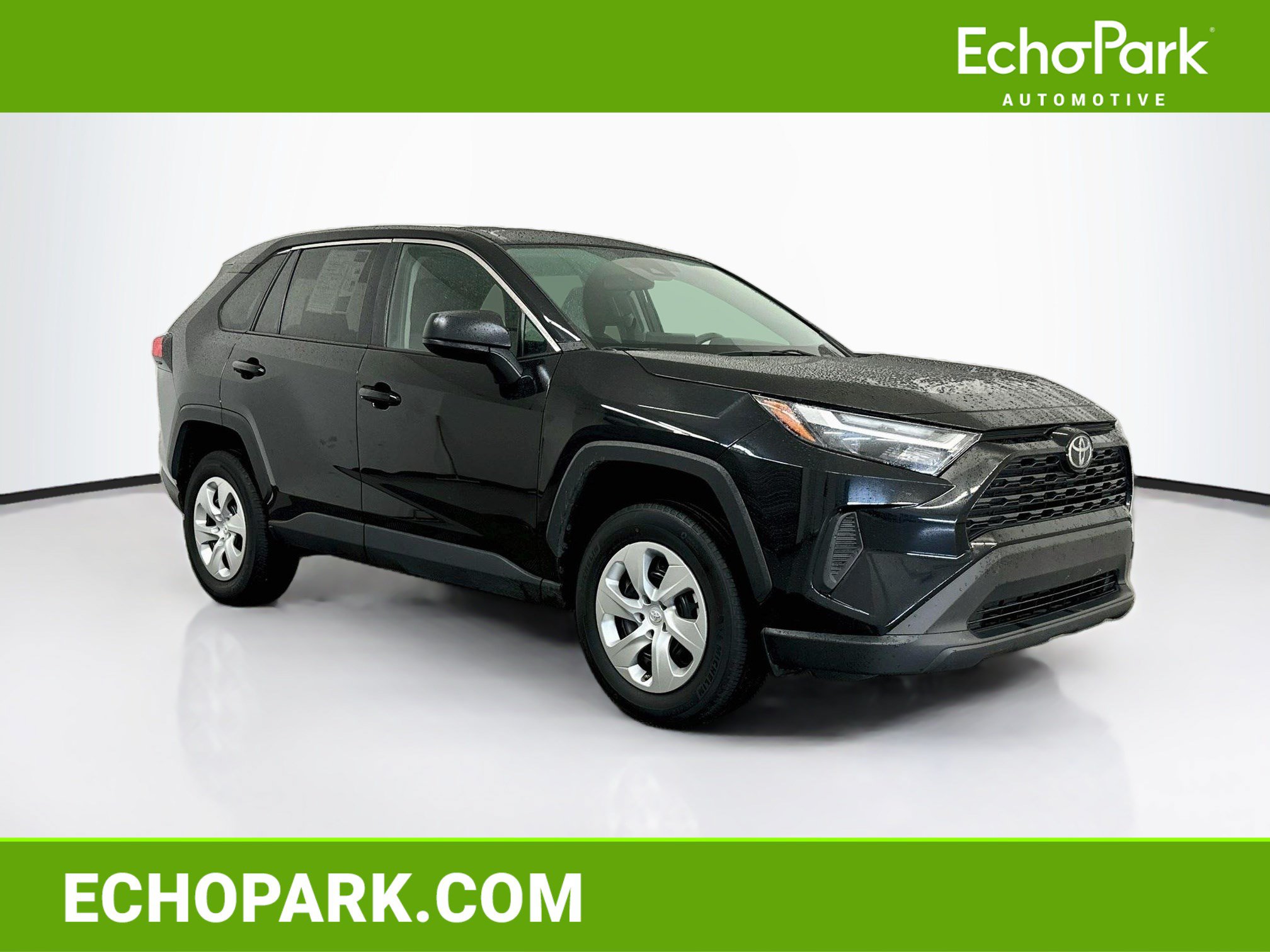 Used 2025 Toyota RAV4 LE AWD/4WD image 1