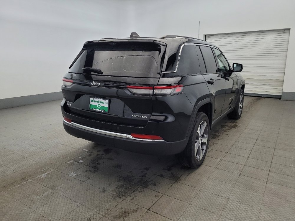 Used 2023 Jeep Grand Cherokee Limited w/ Luxury Tech Group II AWD/4WD image 9