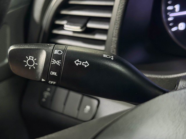 Used 2018 Hyundai Elantra SE w/ Cargo Package image 19