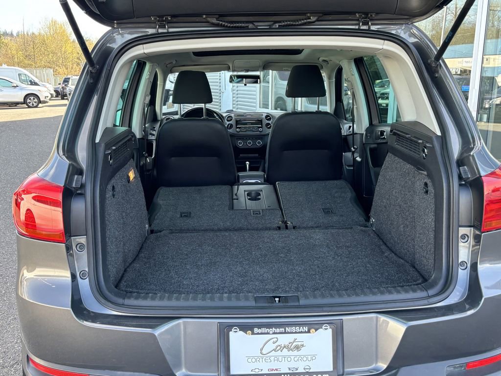 Used 2013 Volkswagen Tiguan S image 28