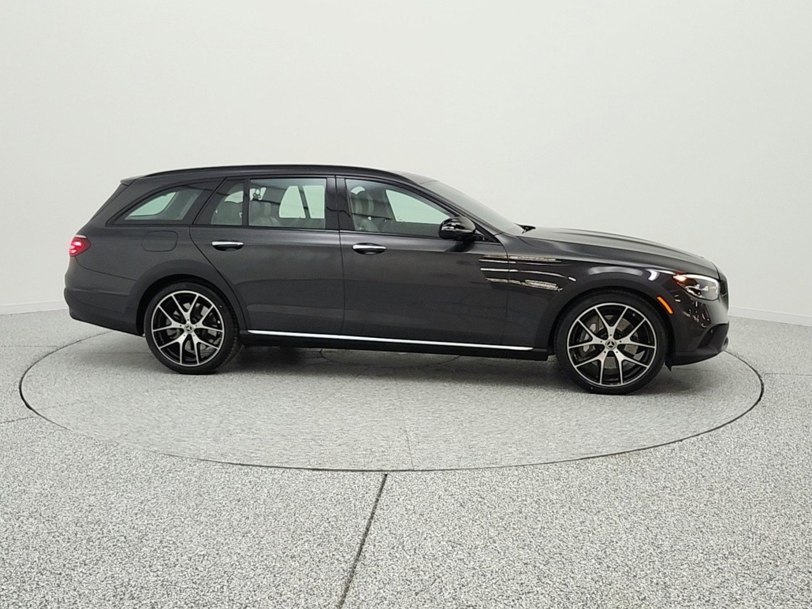 Certified 2023 Mercedes-Benz E 450 4MATIC All-Terrain Wagon image 4