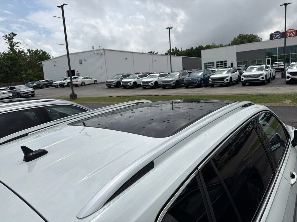 Certified 2023 Volkswagen Tiguan SE w/ Panoramic Sunroof Package FWD image 29