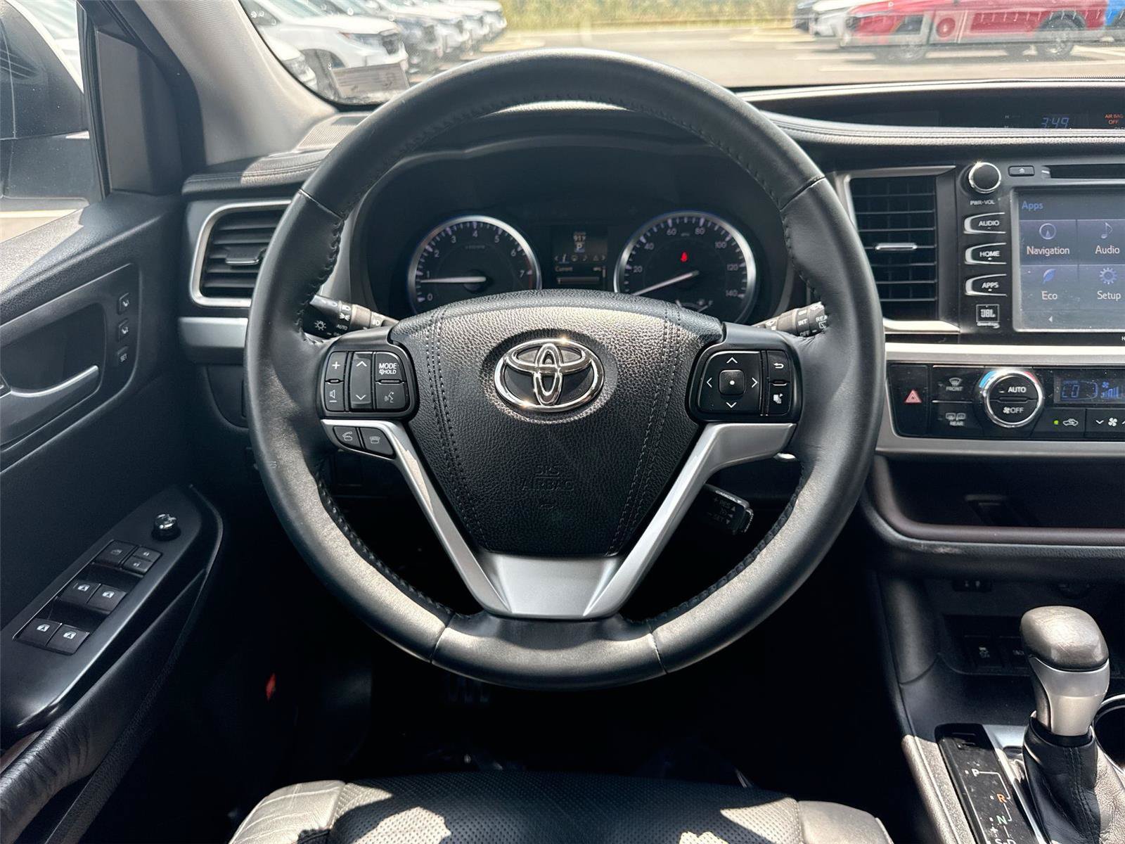 Used 2015 Toyota Highlander Limited AWD/4WD image 26