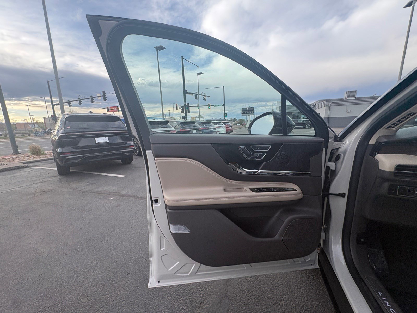 Used 2024 Lincoln Corsair Grand Touring image 19