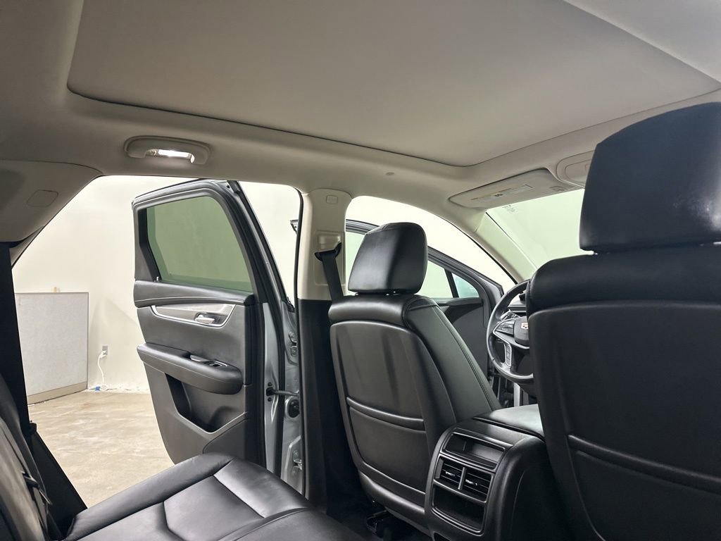 Used 2017 Cadillac XT5 Luxury FWD image 22