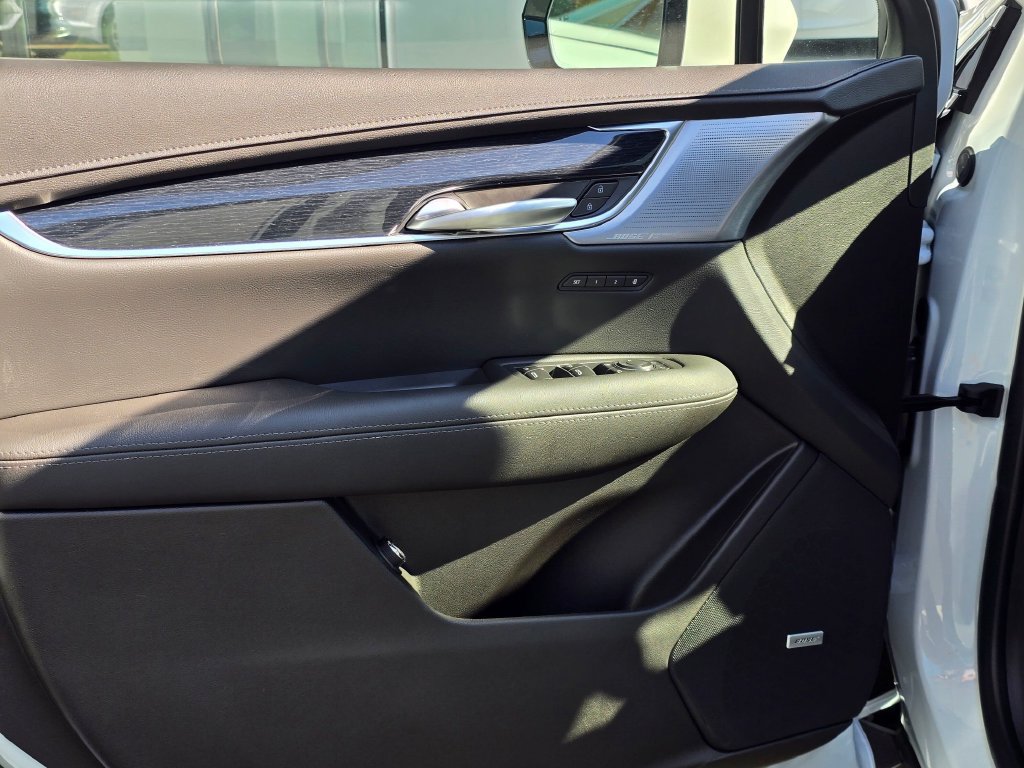 New 2026 Cadillac XT5 Premium Luxury w/ LPO, ONYX Package AWD/4WD image 22