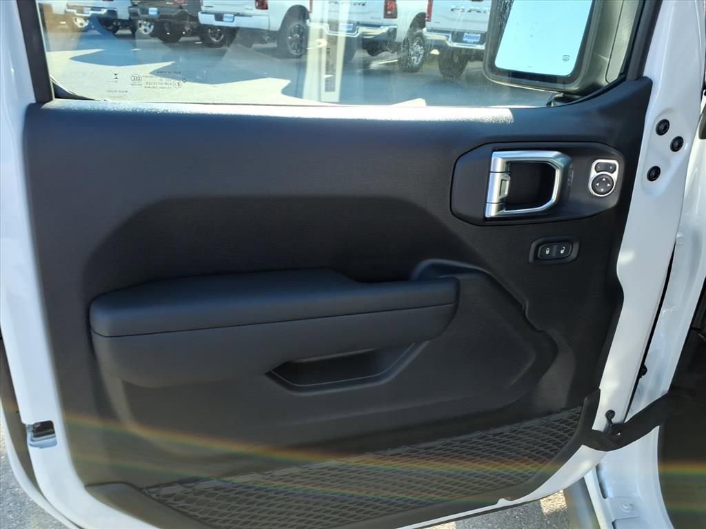 New 2025 Jeep Wrangler Rubicon image 10