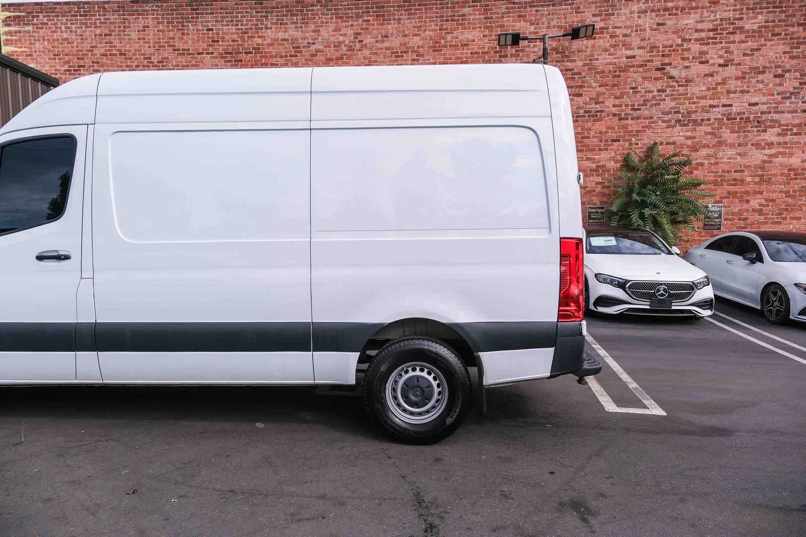 Used 2022 Mercedes-Benz Sprinter 2500 image 5