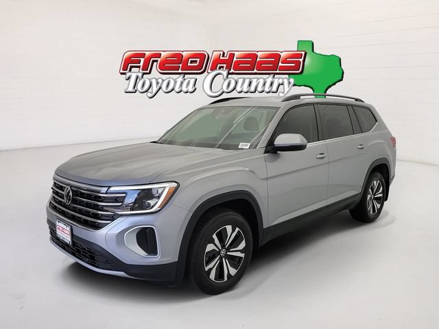 Used 2026 Volkswagen Atlas SE FWD image 1