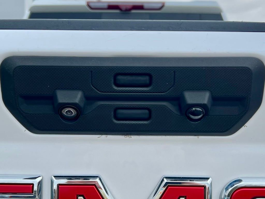 Used 2023 GMC Sierra 3500 Denali w/ Denali Ultimate Package image 7