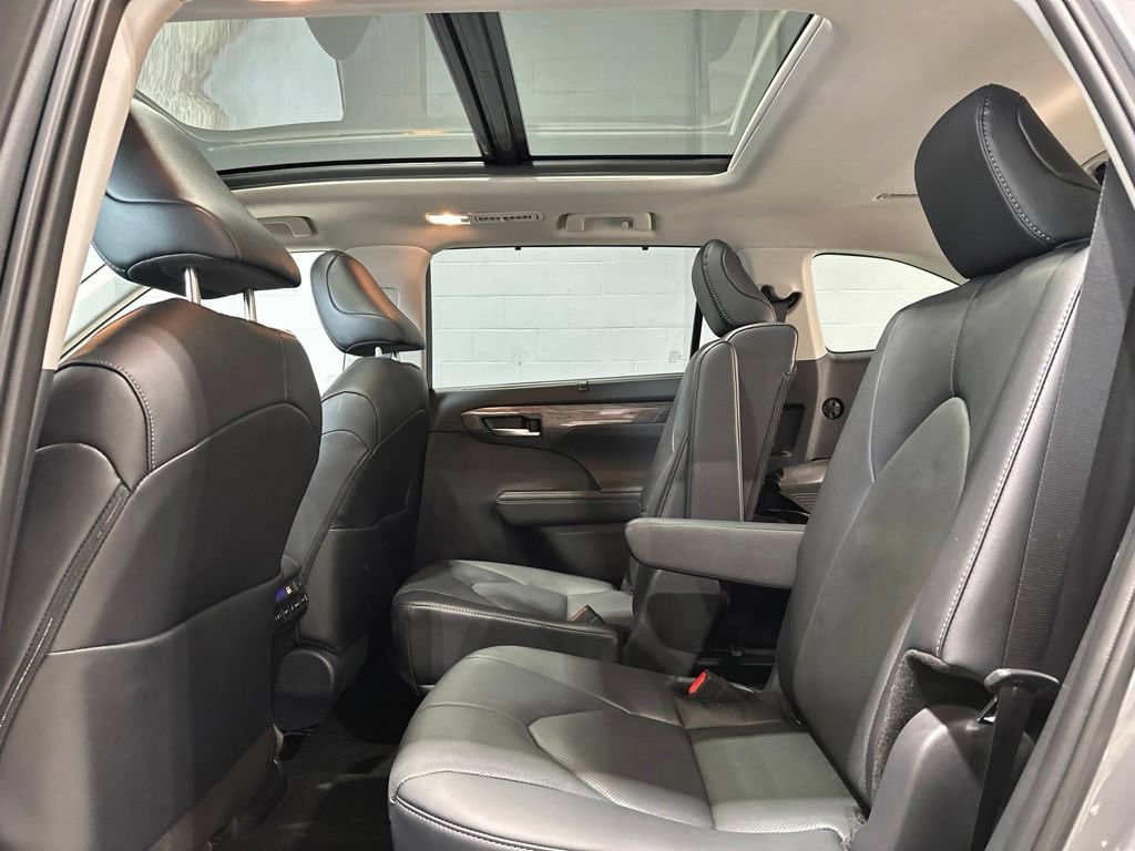 Certified 2026 Toyota Highlander Platinum AWD/4WD image 14