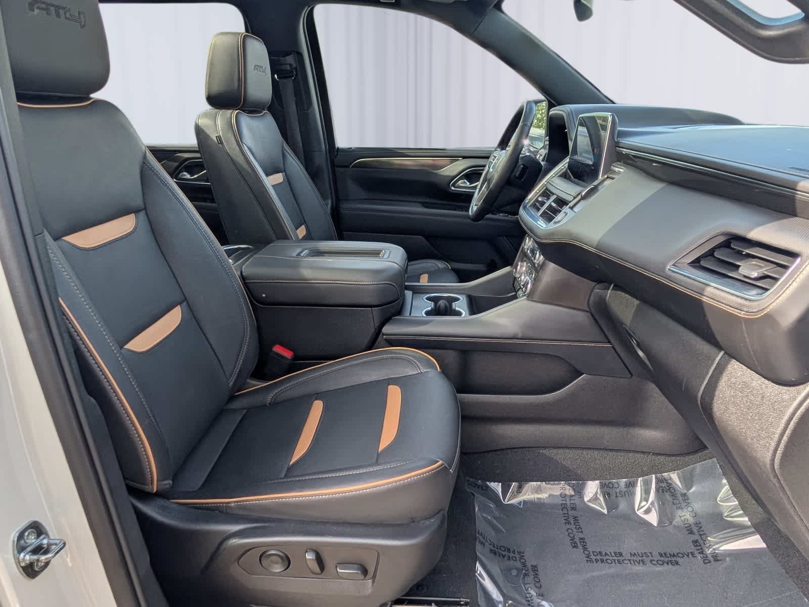 Used 2023 GMC Yukon XL AT4 w/ Technology Package AWD/4WD image 9