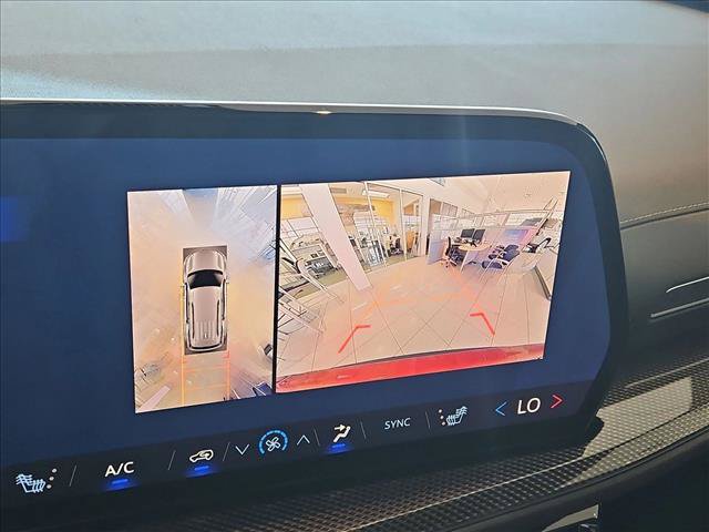 New 2027 Chevrolet Traverse Z71 w/ Driver Confidence Package AWD/4WD image 13