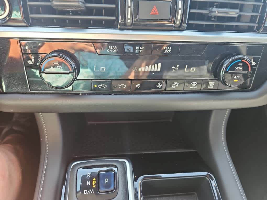 Used 2022 Nissan Pathfinder SV FWD image 18