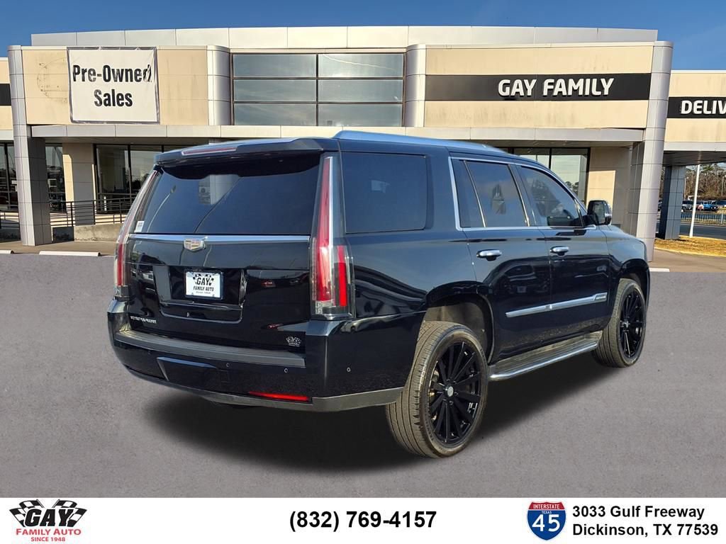 Used 2018 Cadillac Escalade Luxury RWD image 2