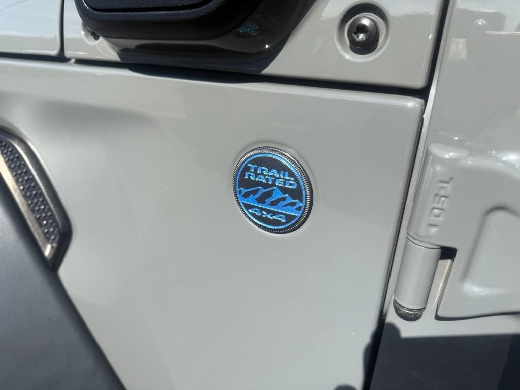 Used 2023 Jeep Wrangler Unlimited w/ Cold Weather Group AWD/4WD image 12