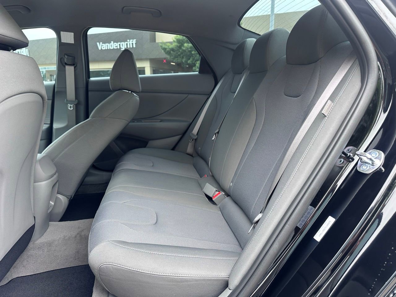 Used 2026 Hyundai Elantra SE FWD image 17