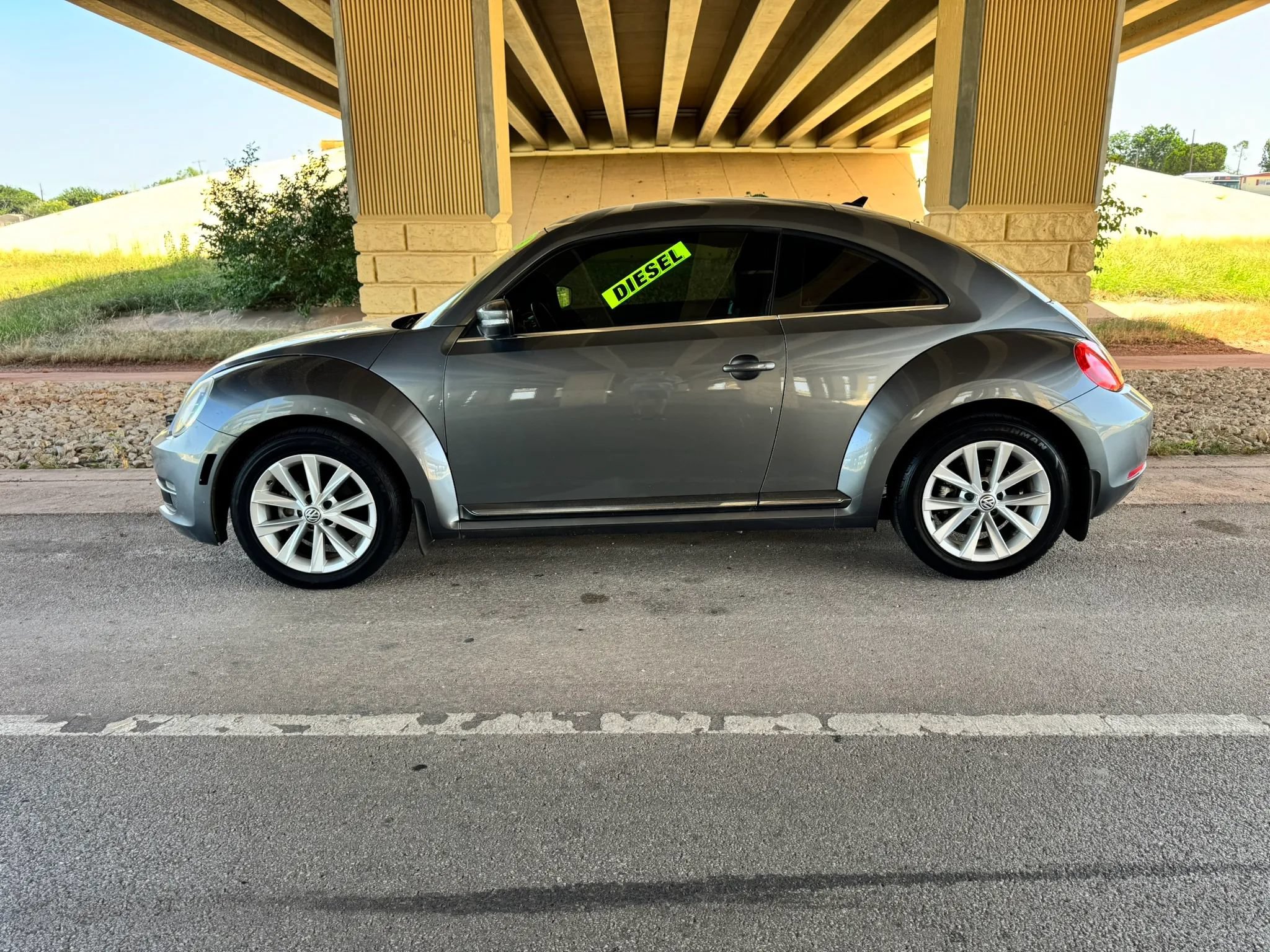 Used 2014 Volkswagen Beetle TDI FWD image 6