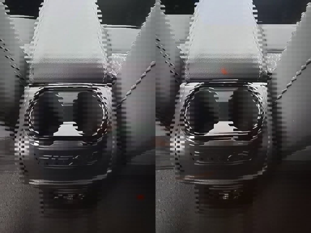 Used 2024 Nissan Titan SV w/ SV Bronze Edition Package image 36