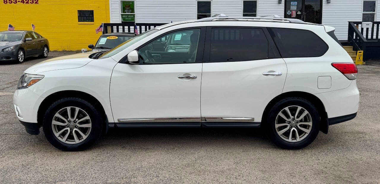 Used 2014 Nissan Pathfinder SL w/ SL Tech Package image 4