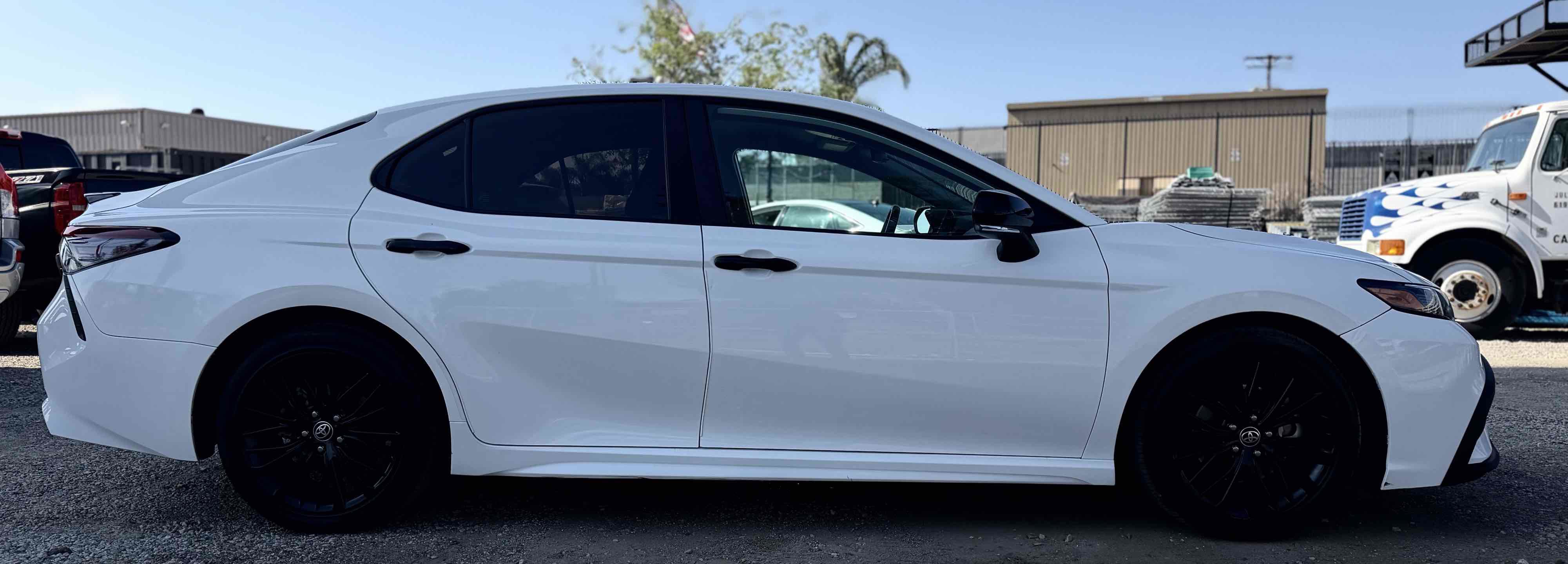 Used 2022 Toyota Camry SE FWD image 7