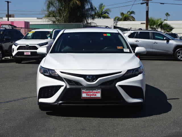 Used 2022 Toyota Camry SE FWD image 3
