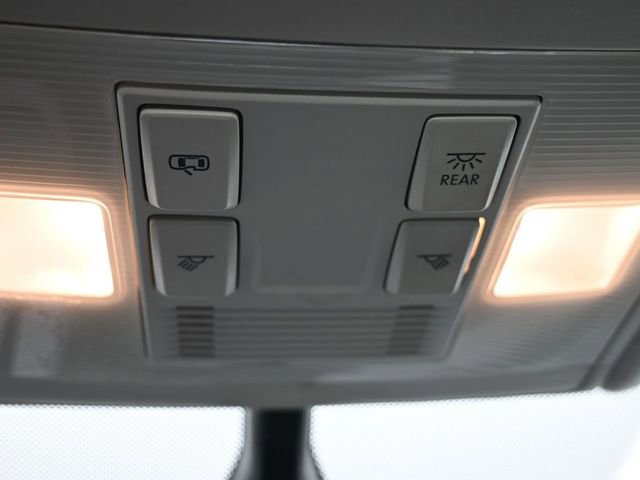 Used 2021 Volkswagen Tiguan SEL image 35