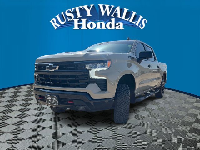 Used 2023 Chevrolet Silverado 1500 LT Trail Boss w/ LPO, Dark Essentials Package AWD/4WD image 1