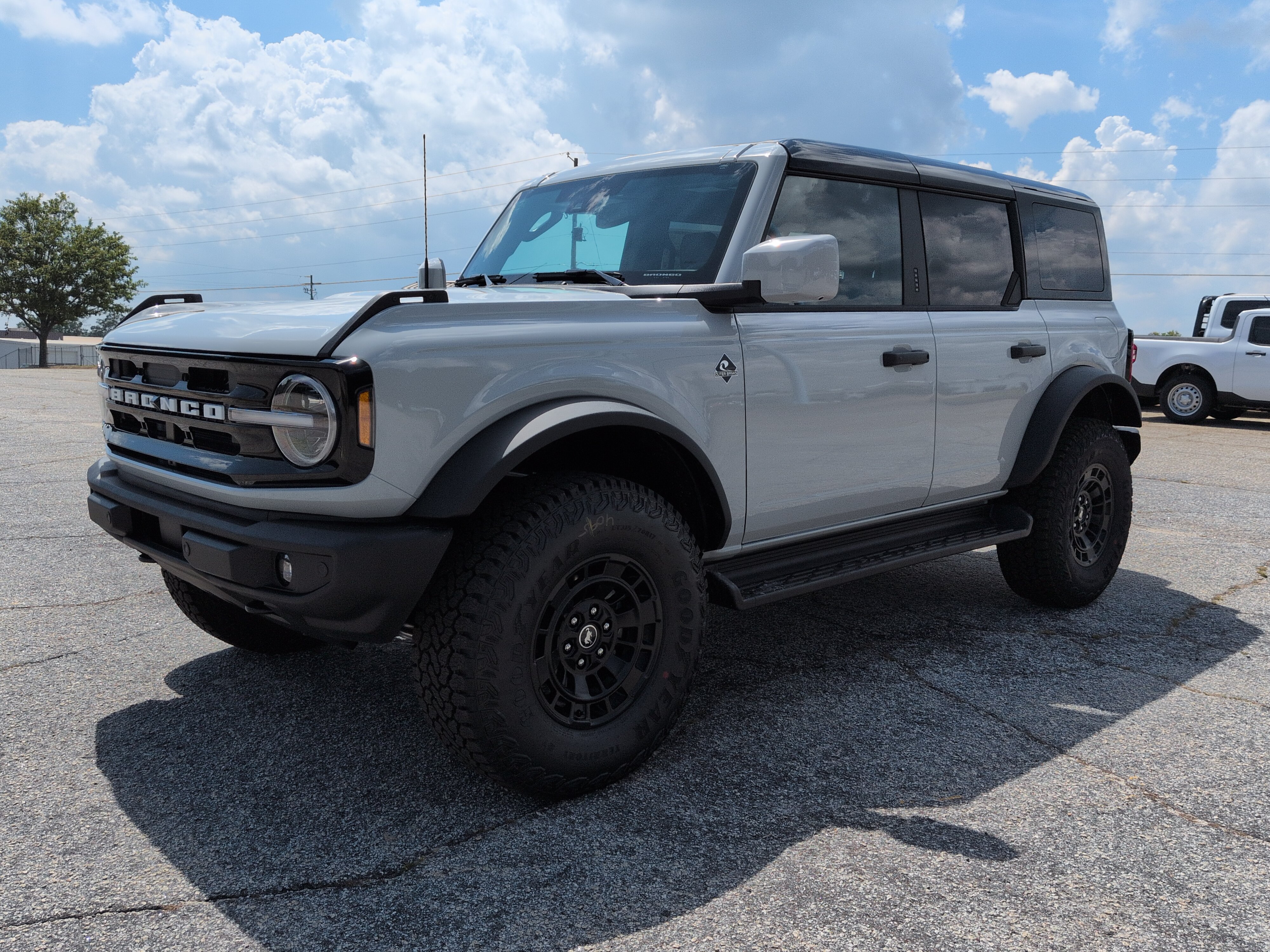 New 2026 Ford Bronco Outer Banks w/ Sasquatch Package AWD/4WD image 6