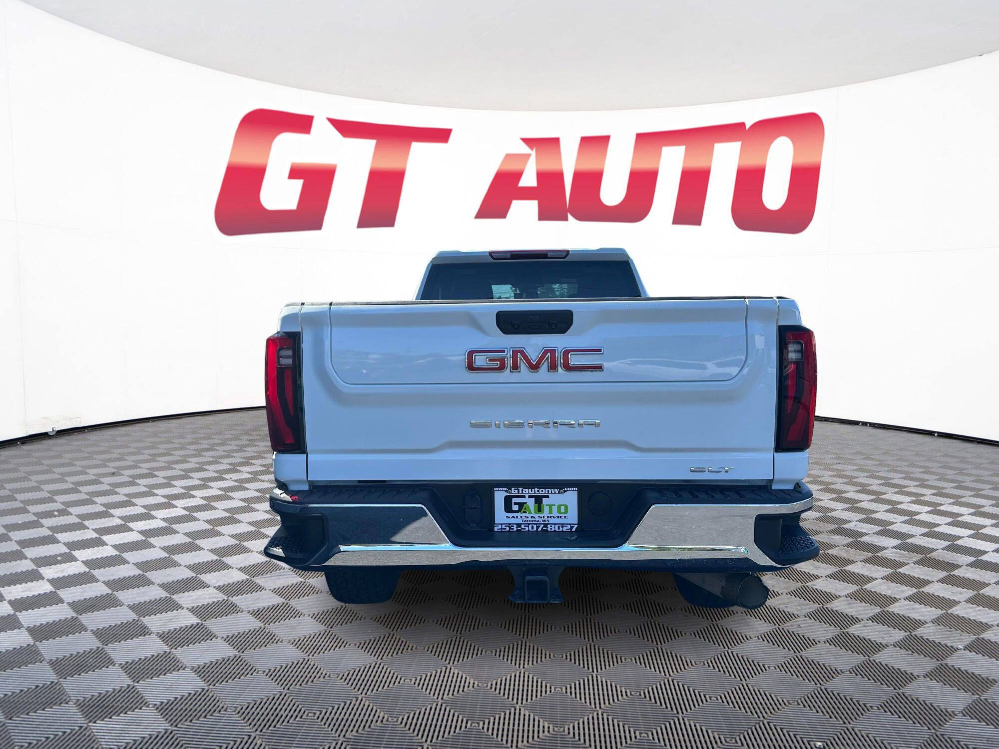 Used 2024 GMC Sierra 3500 SLT w/ X31 Off-Road Package image 5