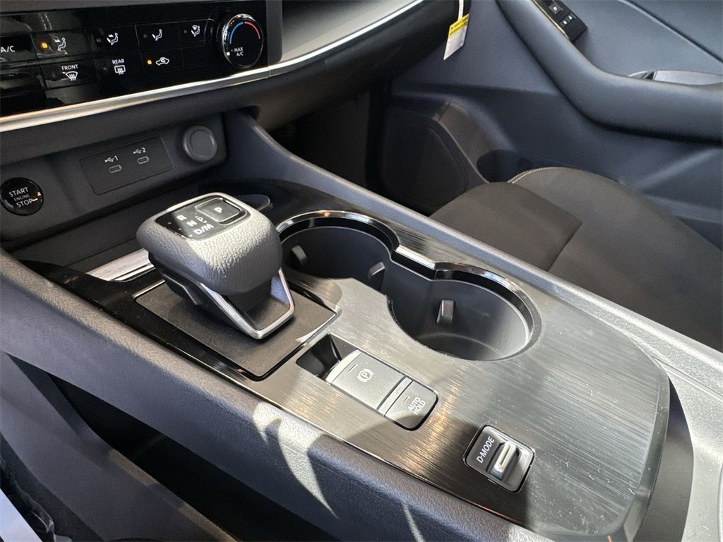 New 2026 Nissan Rogue S image 11