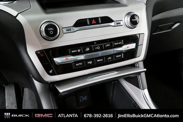 Used 2022 Ford Explorer XLT w/ Equipment Group 202A image 17