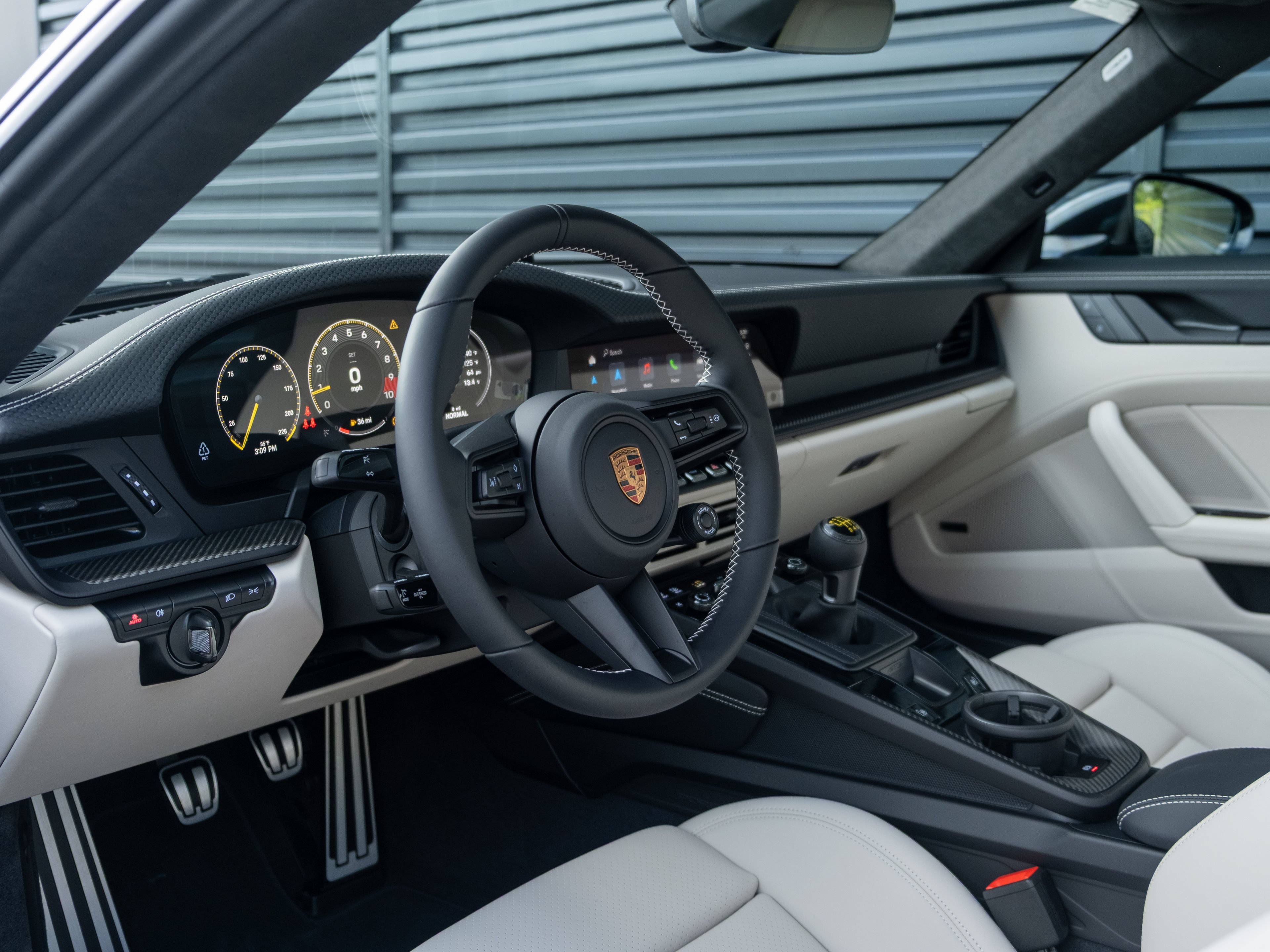 New 2026 Porsche 911 GT3 RWD image 4