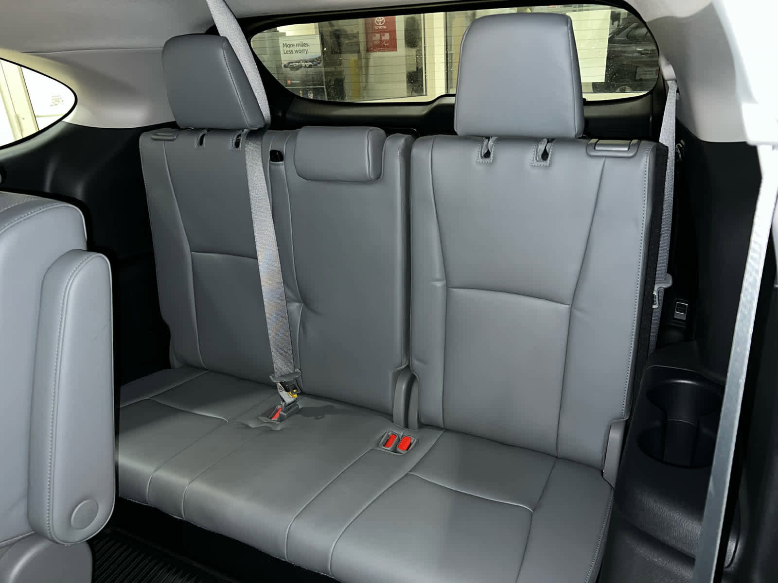 Used 2023 Toyota Highlander Limited image 10