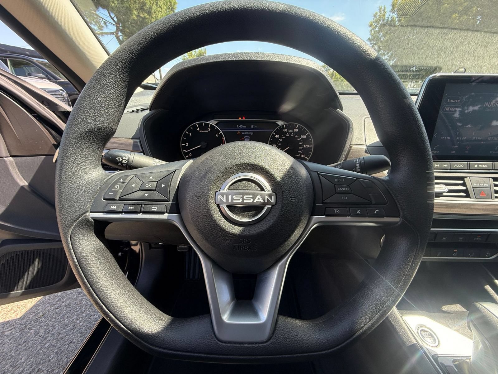 Used 2025 Nissan Altima 2.5 SV FWD image 25