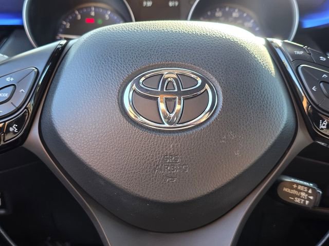 Used 2022 Toyota C-HR XLE FWD image 25