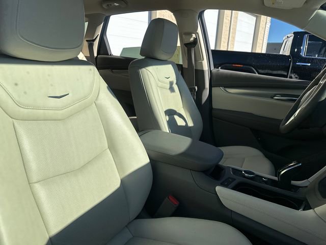 Used 2022 Cadillac XT5 Premium Luxury image 15