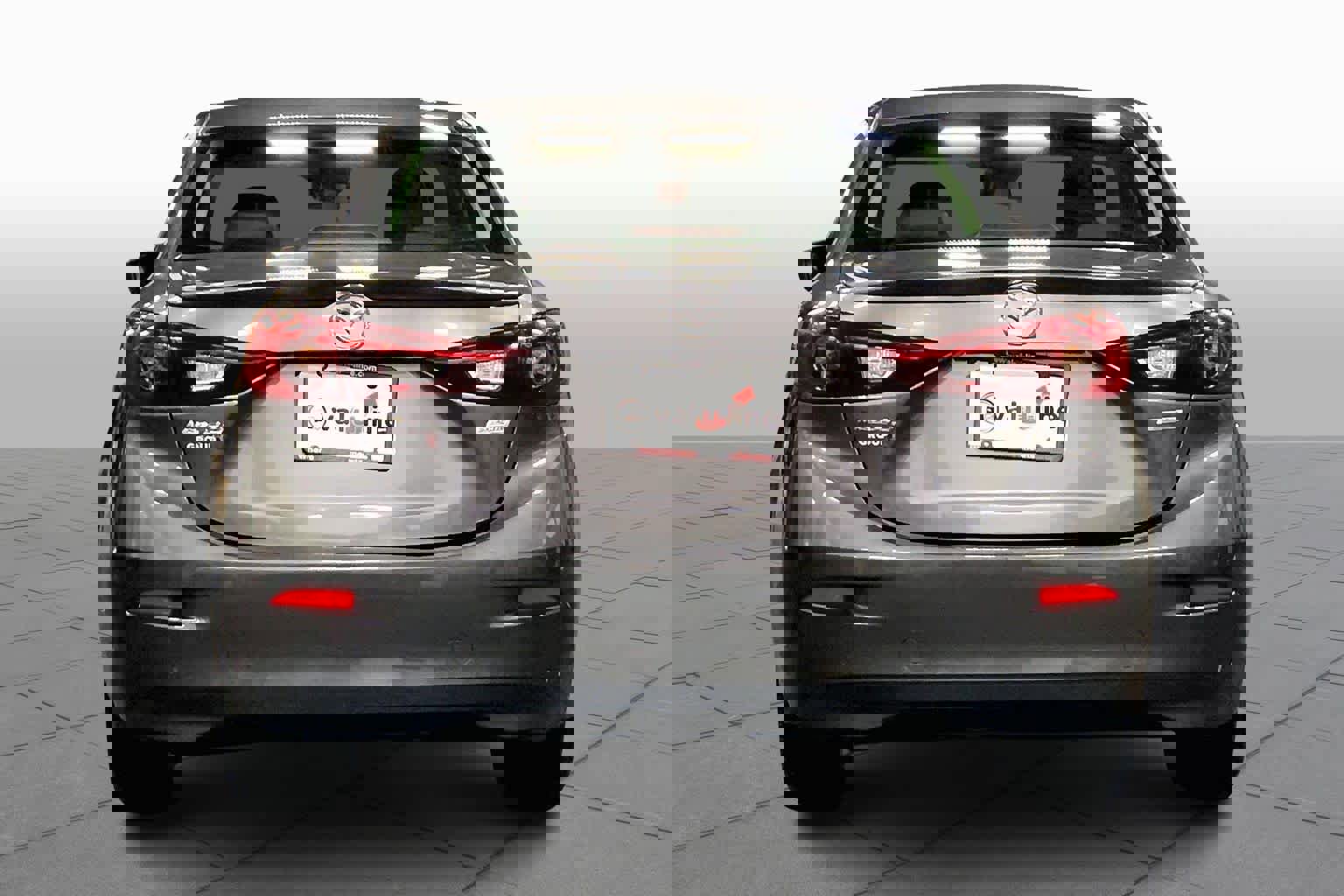 Used 2018 MAZDA MAZDA3 Touring image 4