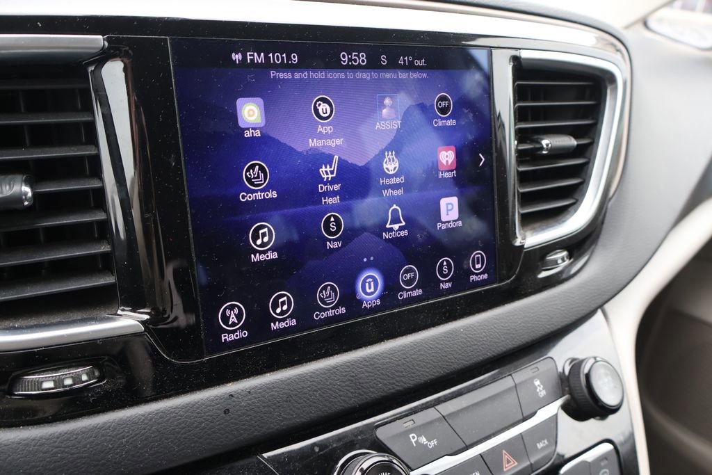 Used 2017 Chrysler Pacifica Touring-L Plus w/ Tire & Wheel Group image 22