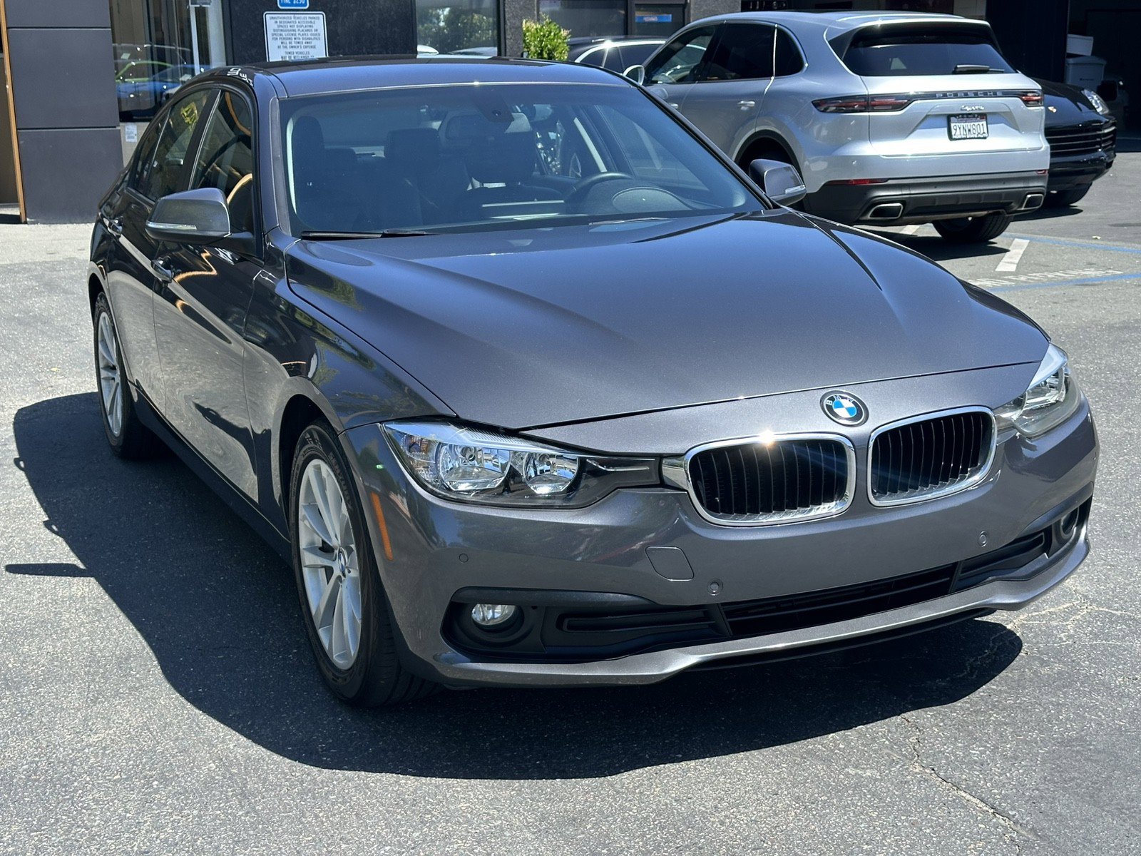 Used 2017 BMW 320i Sedan RWD image 6