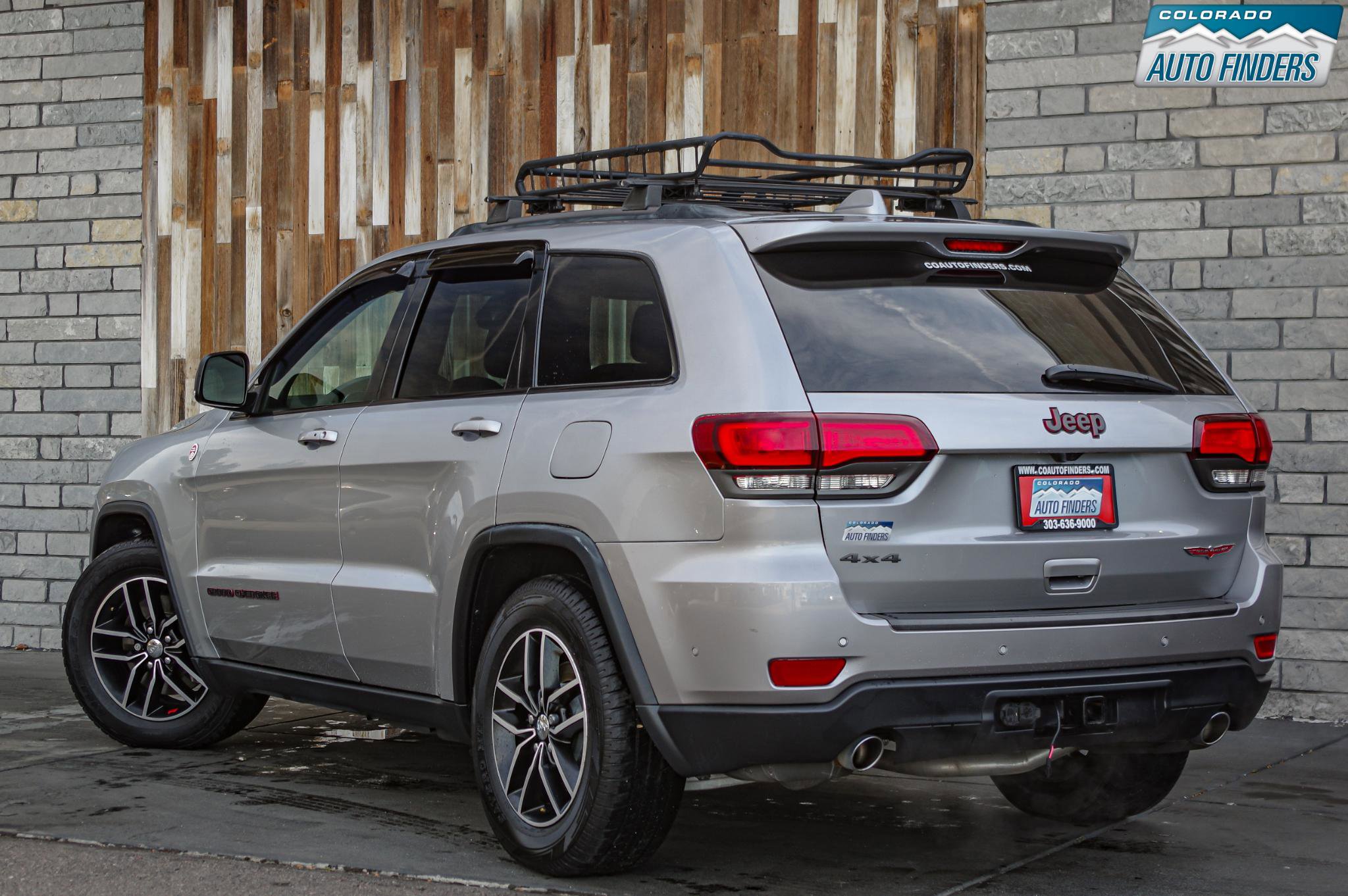 Used 2018 Jeep Grand Cherokee Trailhawk w/ Trailhawk Luxury Group AWD/4WD image 4