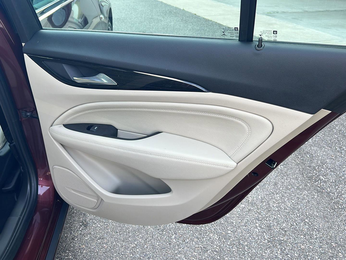 Used 2018 Buick Regal Essence w/ Driver Confidence Package #1 image 15